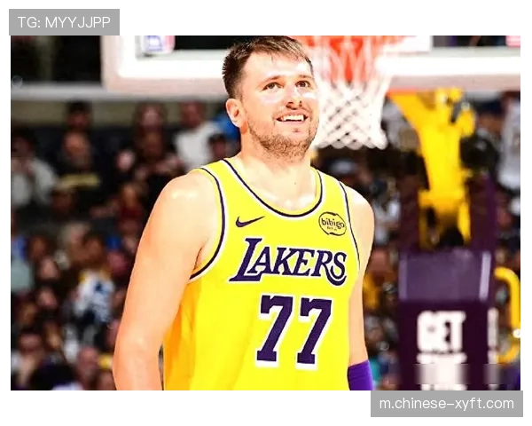 雷迪克湖人防守沟通 东契奇协防时机与轮转补位